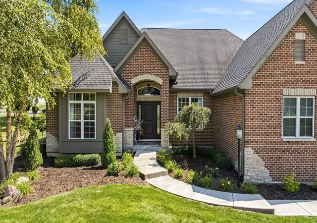 Photo 3 of Single family home for sale at 11286 Brighton Oaks Dr, Yorkville, IL 60560 | MLS# 12747337 | Listing updated on 2026-09-23