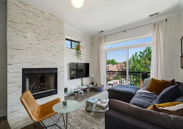Photo 2 of Sale Pending at 2659 W Iowa St #3, Chicago, IL 60622 | MLS# 12747338 | Listing updated on 2026-10-01
