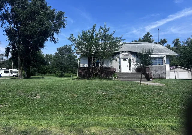 Photo 2 of Sale Pending at 211 W 1st Street S, Clarence, IL 60960 | MLS# 12747357 | Listing updated on 2026-09-02