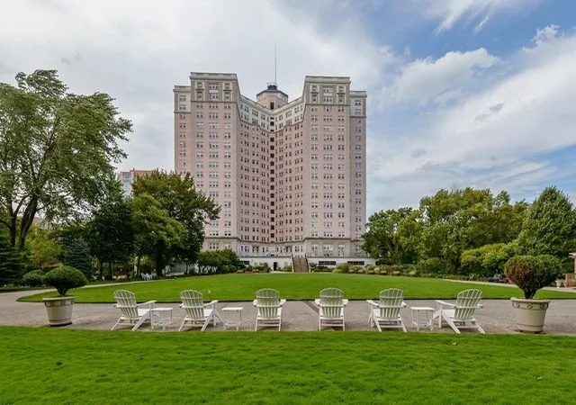 Photo 1 of Condo for sale at 5555 N Sheridan Rd #1811, Chicago, IL 60640 | MLS# 12747362 | Listing updated on 2026-10-06
