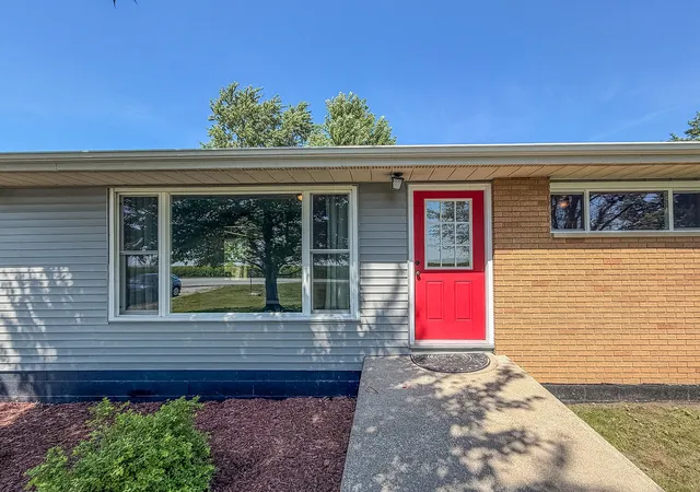 Photo 3 of Single family home for sale at 2066 County Rd 3000, Rantoul, IL 61866 | MLS# 12747386 | Listing updated on 2026-10-06