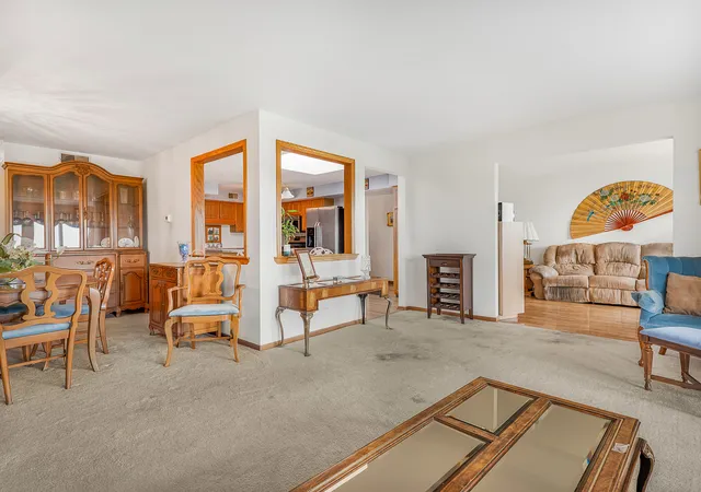 Listing Photo 5 - Condo for sale in building located at 6800 N Harlem Ave, Chicago, IL 60631 - Unit #501