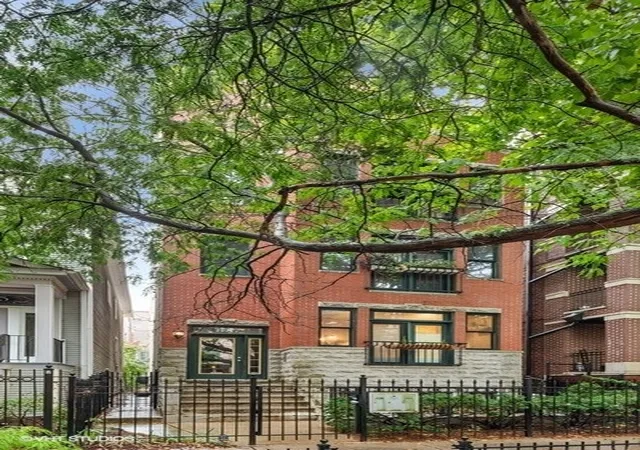 Photo 2 of Condo for sale at 857 W Roscoe St #2, Chicago, IL 60657 | MLS# 12747391 | Listing updated on 2026-09-23