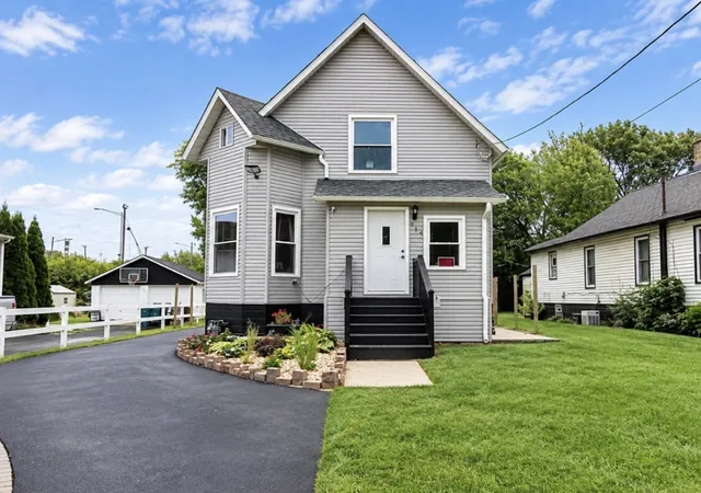Single family home for sale at 714 S Joliet St, Joliet, IL 60436 | MLS# 12747406