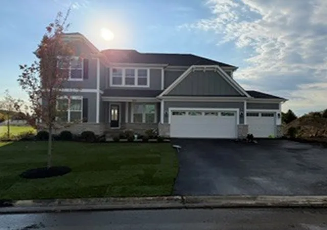 Photo 1 of Single family home for sale at 50 Hawthorn Ridge Dr, Hawthorn Woods, IL 60047 | MLS# 12747409 | Listing updated on 2026-10-16