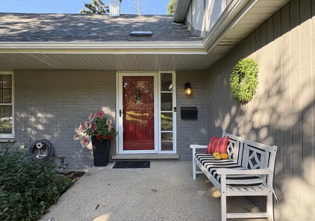 Photo 2 of Single family home for sale at 3820 Saratoga Ave, Downers Grove, IL 60515 | MLS# 12747413 | Listing updated on 2026-10-04