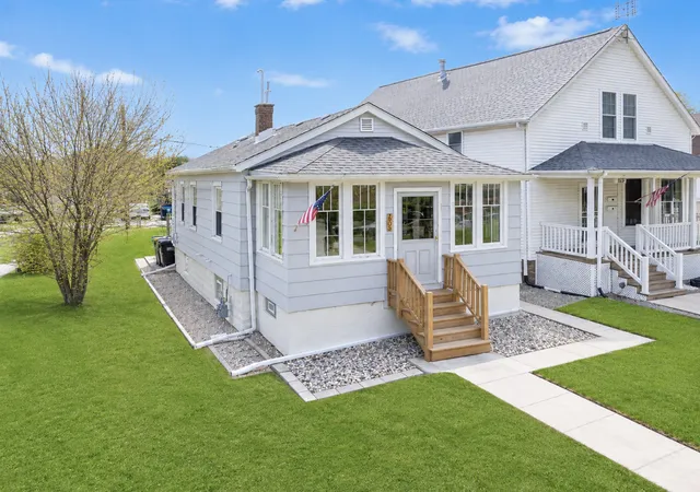 Photo 1 of Single family home for sale at 2809 Commercial Ave, South Chicago Heights, IL 60411 | MLS# 12747417 | Listing updated on 2026-09-06