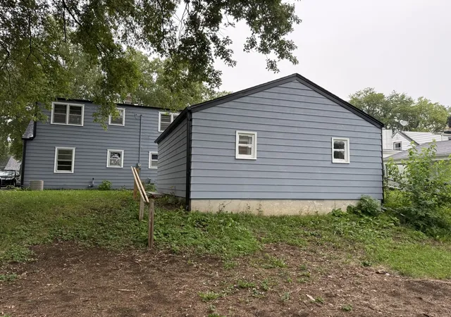 Photo 4 of Sale Pending at 1908 W Pearl Ave, Rockford, IL 61103 | MLS# 12747430 | Listing updated on 2026-09-05