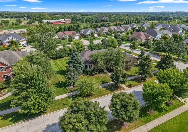 Photo 2 of Single family home for sale at 12991 Mayfair Dr, Lemont, IL 60439 | MLS# 12747444 | Listing updated on 2026-09-17