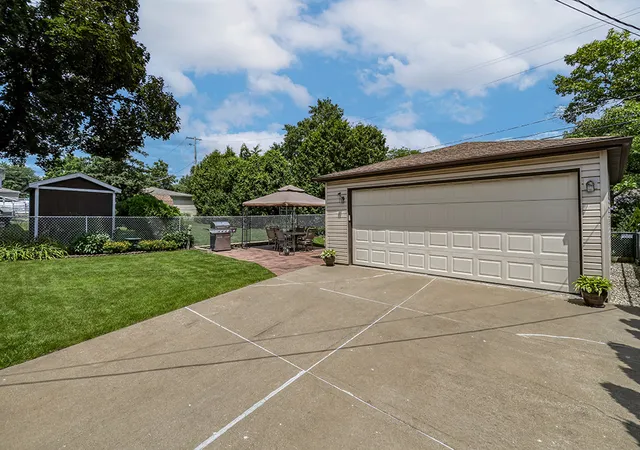 Photo 3 of Single family home for sale at 707 Houston St, Lemont, IL 60439 | MLS# 12747450 | Listing updated on 2026-09-05