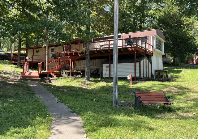 Photo 3 of Single family home for sale at 530 Marina Cir, Creal Springs, IL 62922 | MLS# 12747459 | Listing updated on 2026-09-06