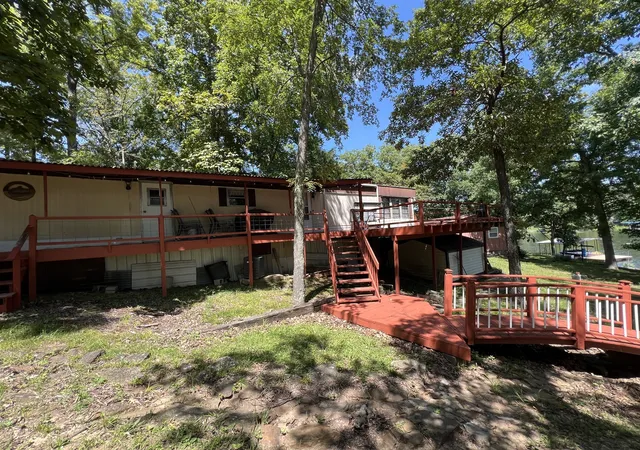 Photo 4 of Single family home for sale at 530 Marina Cir, Creal Springs, IL 62922 | MLS# 12747459 | Listing updated on 2026-09-06