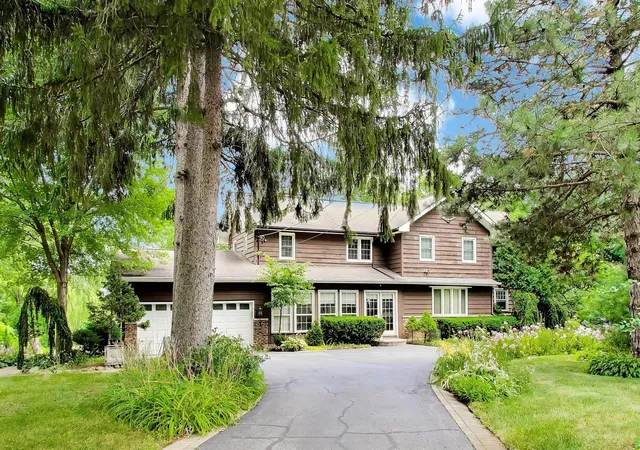 Photo 3 of Single family home for sale at 6712 Diamond Lake Rd, Long Grove, IL 60047 | MLS# 12747490 | Listing updated on 2026-09-06