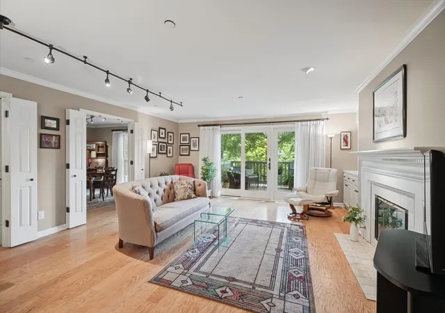 Listing Photo 5 - Condo for sale in building located at 917 A Cheshire Dr, Champaign, IL 61821 - Unit #A