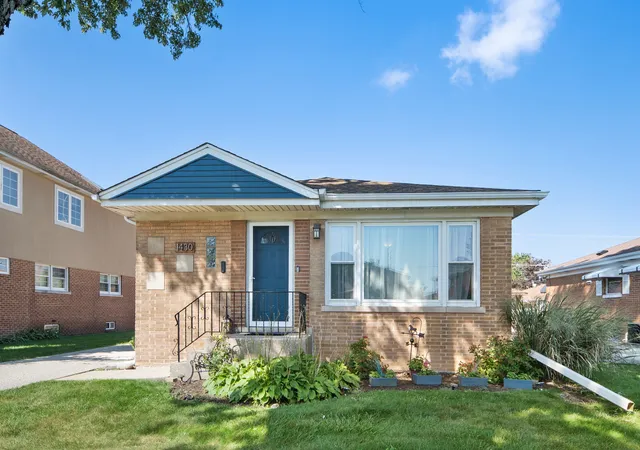 Photo 1 of Single family home for sale at 1430 Homestead Rd, La Grange Park, IL 60526 | MLS# 12747508 | Listing updated on 2026-09-23