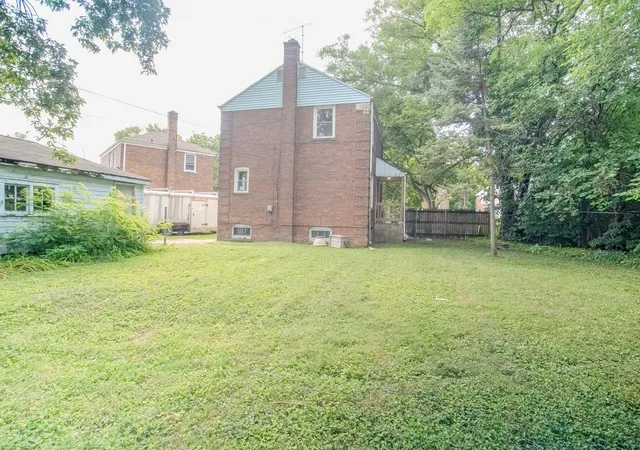 Photo 19 of Single family home for sale at 250 E 143rd Street, Dolton, IL 60419 | MLS# 12747521 | Listing updated on 2026-10-05