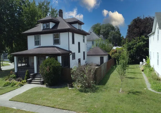 Photo 4 of Single family home for sale at 301 N 3rd Street, Watseka, IL 60970 | MLS# 12747543 | Listing updated on 2026-09-14