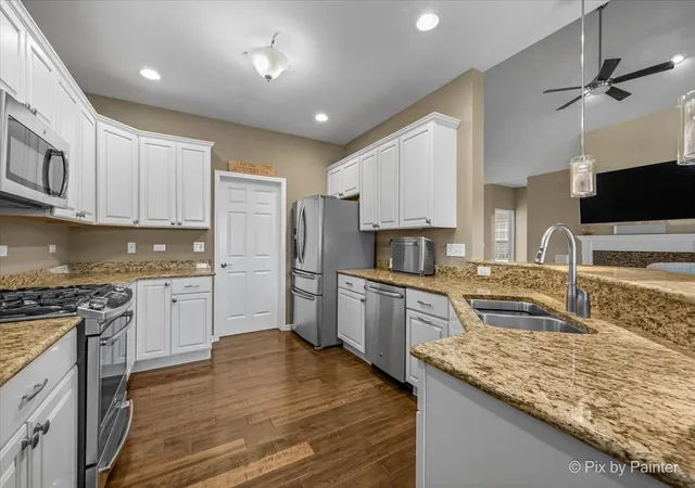 Photo 4 of Townhouse for sale at 4780 Coyote Lakes Cir, Lake In The Hills, IL 60156 | MLS# 12747545 | Listing updated on 2026-09-15