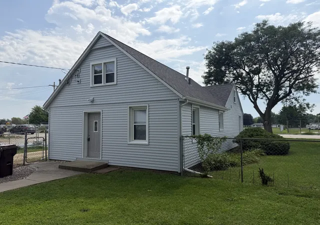 Photo 2 of Sale Pending at 918 Windsor Rd, Loves Park, IL 61111 | MLS# 12747552 | Listing updated on 2026-09-18