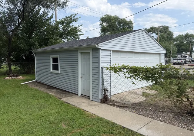 Photo 3 of Sale Pending at 918 Windsor Rd, Loves Park, IL 61111 | MLS# 12747552 | Listing updated on 2026-09-18