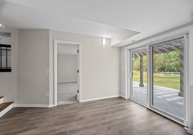 Photo 4 of Townhouse for sale at 107 Honeysuckle Ct, Rolling Meadows, IL 60008 | MLS# 12747553 | Listing updated on 2026-09-14