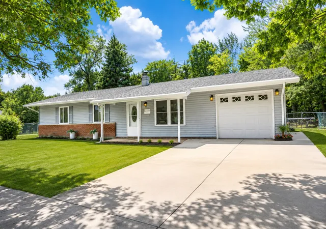 Photo 1 of Single family home for sale at 113 Fairview Ln, Streamwood, IL 60107 | MLS# 12747554 | Listing updated on 2026-09-24