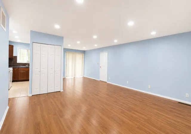 Photo 3 of Single family home for sale at 113 Fairview Ln, Streamwood, IL 60107 | MLS# 12747554 | Listing updated on 2026-09-06