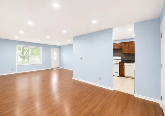 Photo 3 of Single family home for sale at 113 Fairview Ln, Streamwood, IL 60107 | MLS# 12747554 | Listing updated on 2026-09-06