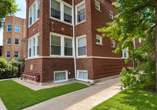 Photo 3 of Condo for sale at 3105 W Argyle St #1, Chicago, IL 60625 | MLS# 12747602 | Listing updated on 2026-09-06