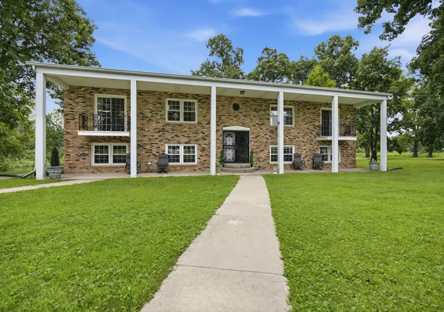 Photo 1 of Single family home for sale at 1360 North 1300 E Rd, Heyworth, IL 61745 | MLS# 12747607 | Listing updated on 2026-09-21
