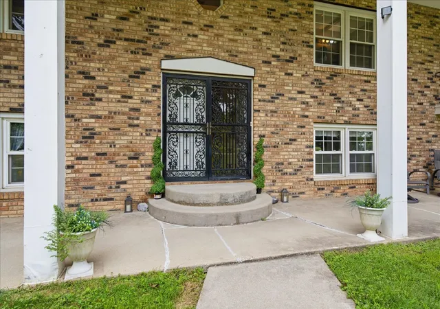 Photo 2 of Single family home for sale at 1360 North 1300 E Rd, Heyworth, IL 61745 | MLS# 12747607 | Listing updated on 2026-09-21