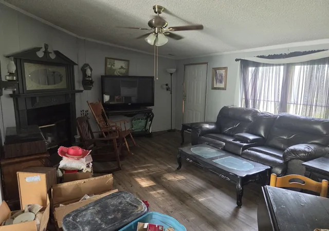 Photo 2 of Manufactured home for sale at 802 E O Henry St, Mcleansboro, IL 62859 | MLS# 12747617 | Listing updated on 2026-09-06