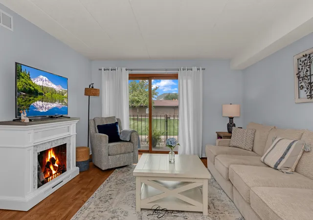 Photo 2 of Condo for sale at 10521 S Roberts Rd #1B, Palos Hills, IL 60465 | MLS# 12747621 | Listing updated on 2026-10-01