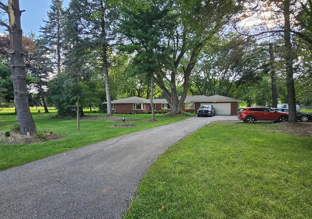 Photo 1 of Single family home for sale at 210 Braeburn Rd, Barrington, IL 60010 | MLS# 12747633 | Listing updated on 2026-09-06