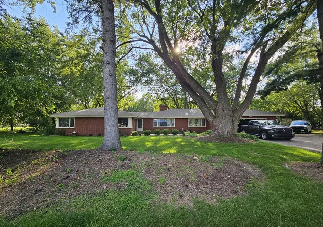 Photo 2 of Single family home for sale at 210 Braeburn Rd, Barrington, IL 60010 | MLS# 12747633 | Listing updated on 2026-09-06