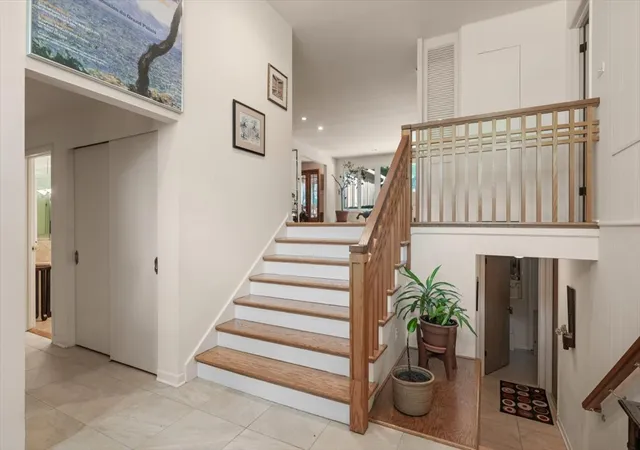 Photo 2 of Single family home for sale at 822 Timber Hl Rd, Highland Park, IL 60035 | MLS# 12747636 | Listing updated on 2026-09-23