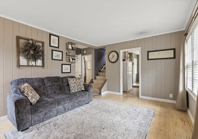 Photo 3 of Single family home for sale at 822 N Madison St, Woodstock, IL 60098 | MLS# 12747638 | Listing updated on 2026-09-14