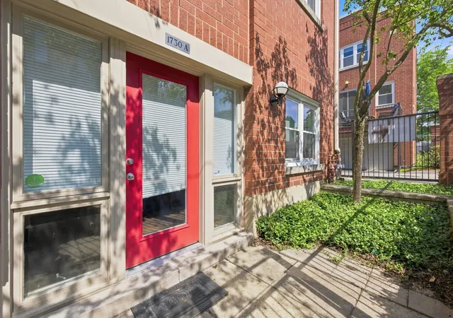 Photo 2 of Condo for sale at 1730 W Terra Cotta Pl #A, Chicago, IL 60614 | MLS# 12747687 | Listing updated on 2026-09-14