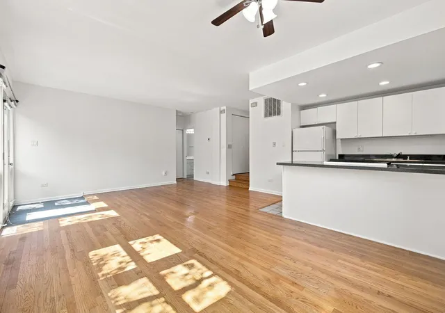 Photo 4 of Condo for sale at 1730 W Terra Cotta Pl #A, Chicago, IL 60614 | MLS# 12747687 | Listing updated on 2026-09-14