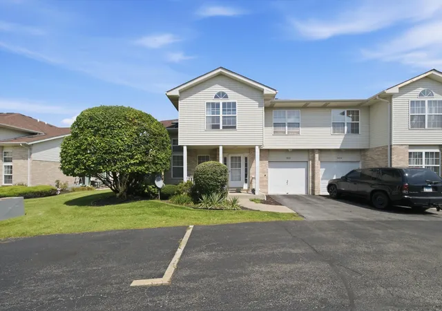 Townhouse for sale at 7420 Maple Dr, Justice, IL 60458 | MLS# 12747700