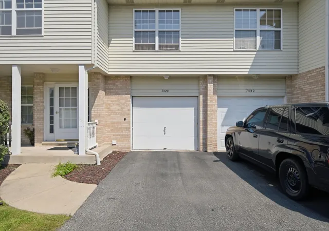 Photo 3 of Townhouse for sale at 7420 Maple Dr, Justice, IL 60458 | MLS# 12747700 | Listing updated on 2026-09-24