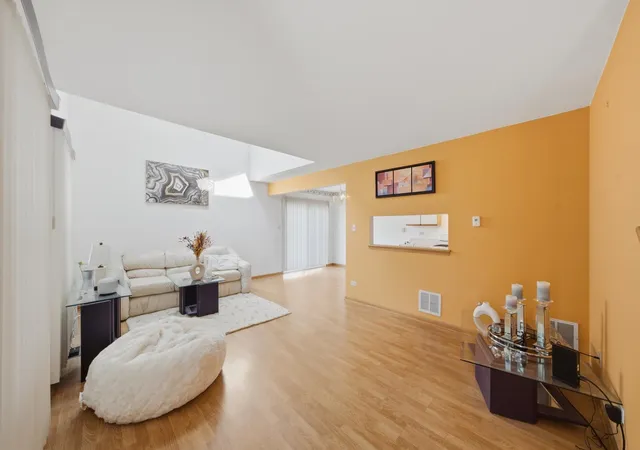 Photo 4 of Townhouse for sale at 7420 Maple Dr, Justice, IL 60458 | MLS# 12747700 | Listing updated on 2026-09-24