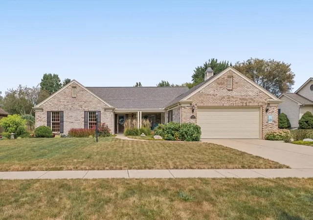 Photo 2 of Sale Pending at 1308 Weathervane Dr, Champaign, IL 61821 | MLS# 12747716 | Listing updated on 2026-09-14
