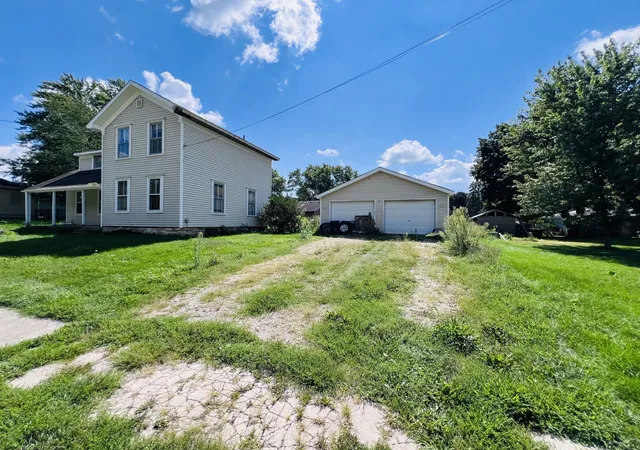 Photo 1 of Single family home for sale at 904 Main St, Maple Park, IL 60151 | MLS# 12747730 | Listing updated on 2026-09-15