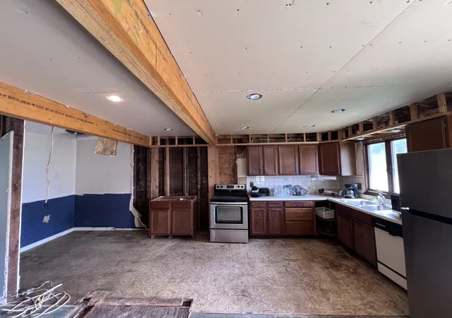 Photo 4 of Single family home for sale at 904 Main St, Maple Park, IL 60151 | MLS# 12747730 | Listing updated on 2026-09-15