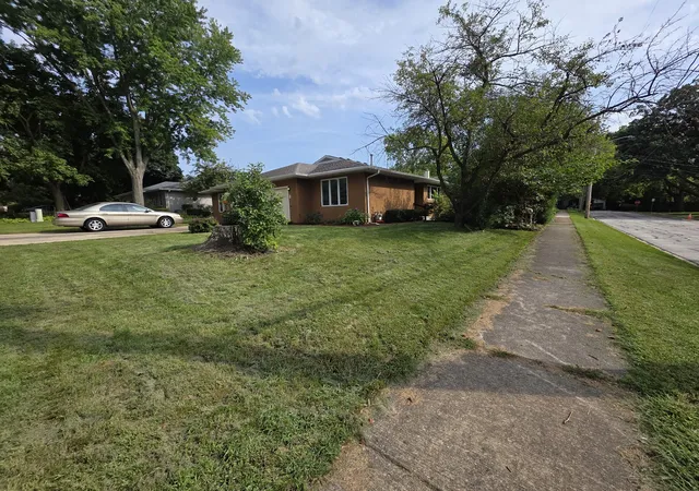 Photo 3 of Townhouse for sale at 206 Webster St #206, Batavia, IL 60510 | MLS# 12747756 | Listing updated on 2026-09-29