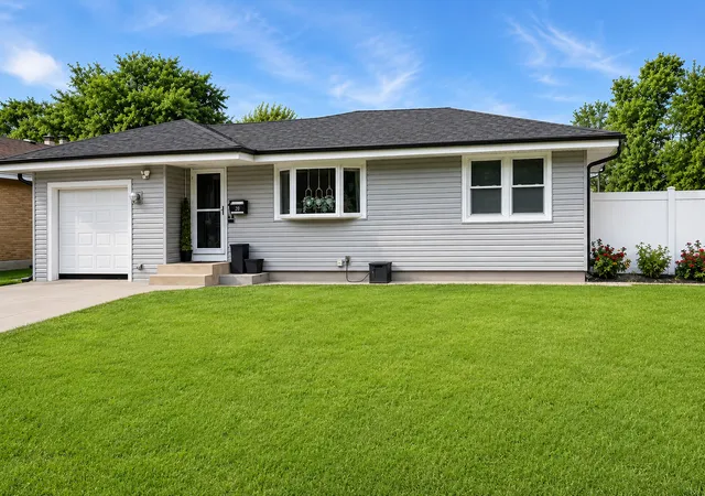 Photo 1 of Single family home for sale at 20 W Division St, Villa Park, IL 60181 | MLS# 12747758 | Listing updated on 2026-09-27