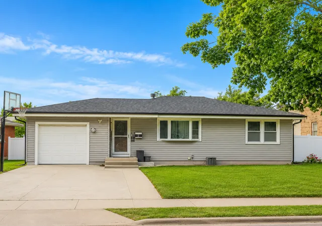 Photo 2 of Single family home for sale at 20 W Division St, Villa Park, IL 60181 | MLS# 12747758 | Listing updated on 2026-09-27
