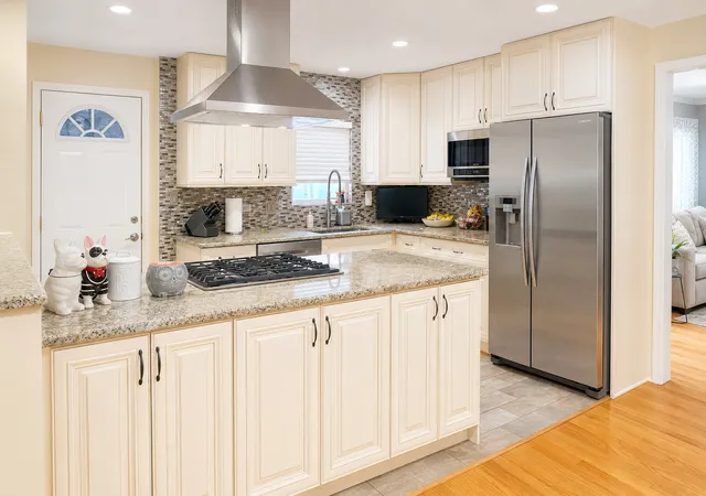 Photo 3 of Single family home for sale at 20 W Division St, Villa Park, IL 60181 | MLS# 12747758 | Listing updated on 2026-09-27