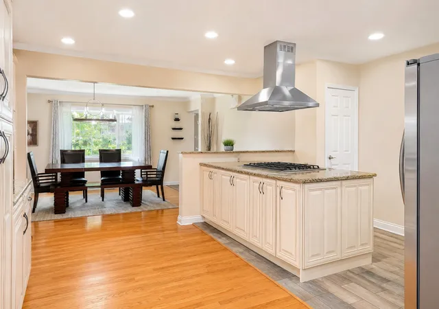 Photo 4 of Single family home for sale at 20 W Division St, Villa Park, IL 60181 | MLS# 12747758 | Listing updated on 2026-09-27